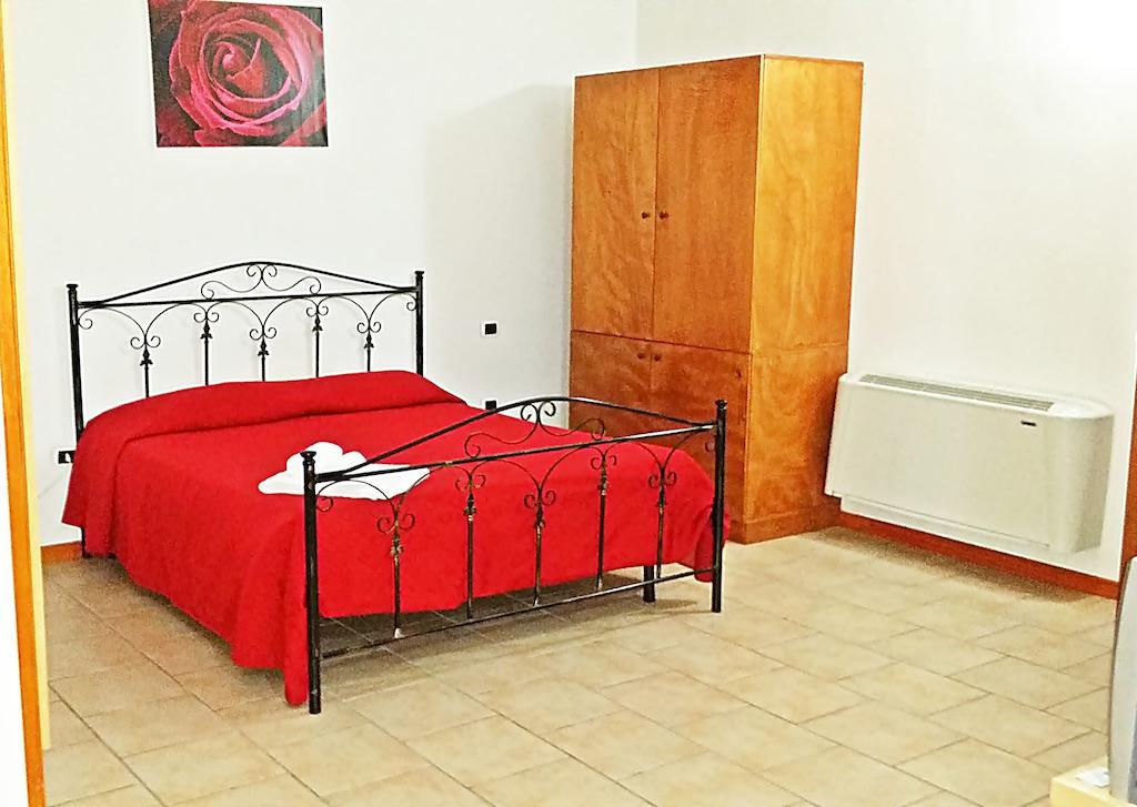 Hotel Residence Lupiae Lecce Oda fotoğraf