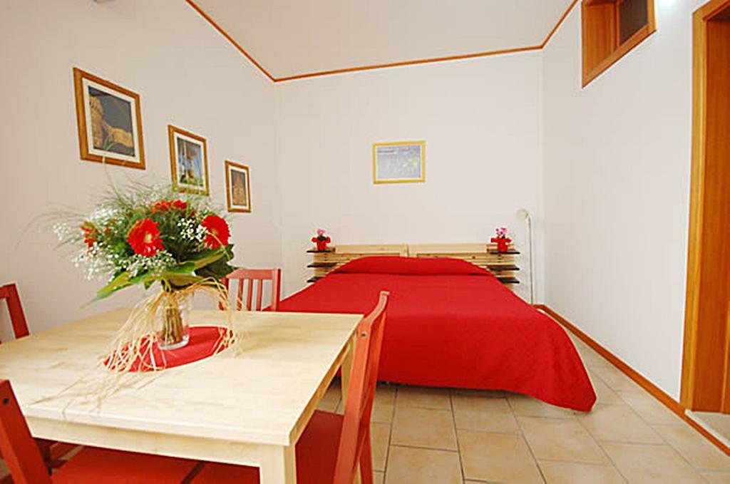 Hotel Residence Lupiae Lecce Oda fotoğraf